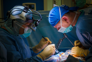 Chirurgul român Victor Costache a realizat intervenții în premieră în Tunisia