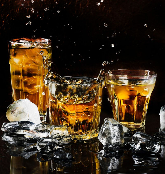 Consumul de alcool     FOTO: pexels.com