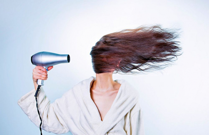 15 motive pentru care îți cade părul