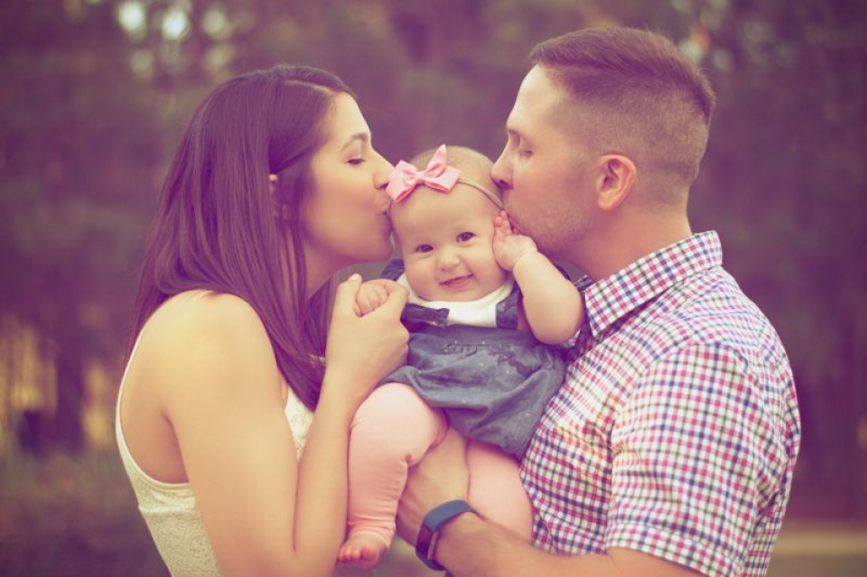 Fertilitate, părinți. Un studiu susține că fericirea cuplului crește când sunt doi copii, nu trei  FOTO: pexels.com