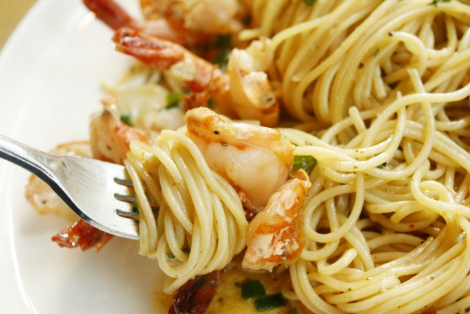 poți să mănânci spaghete și să pierzi în greutate)