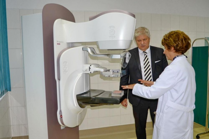 Noul mamograf de la Complexul Caraiman, inaugurat în prezența primarului sectorului 1, Dan Tudorache