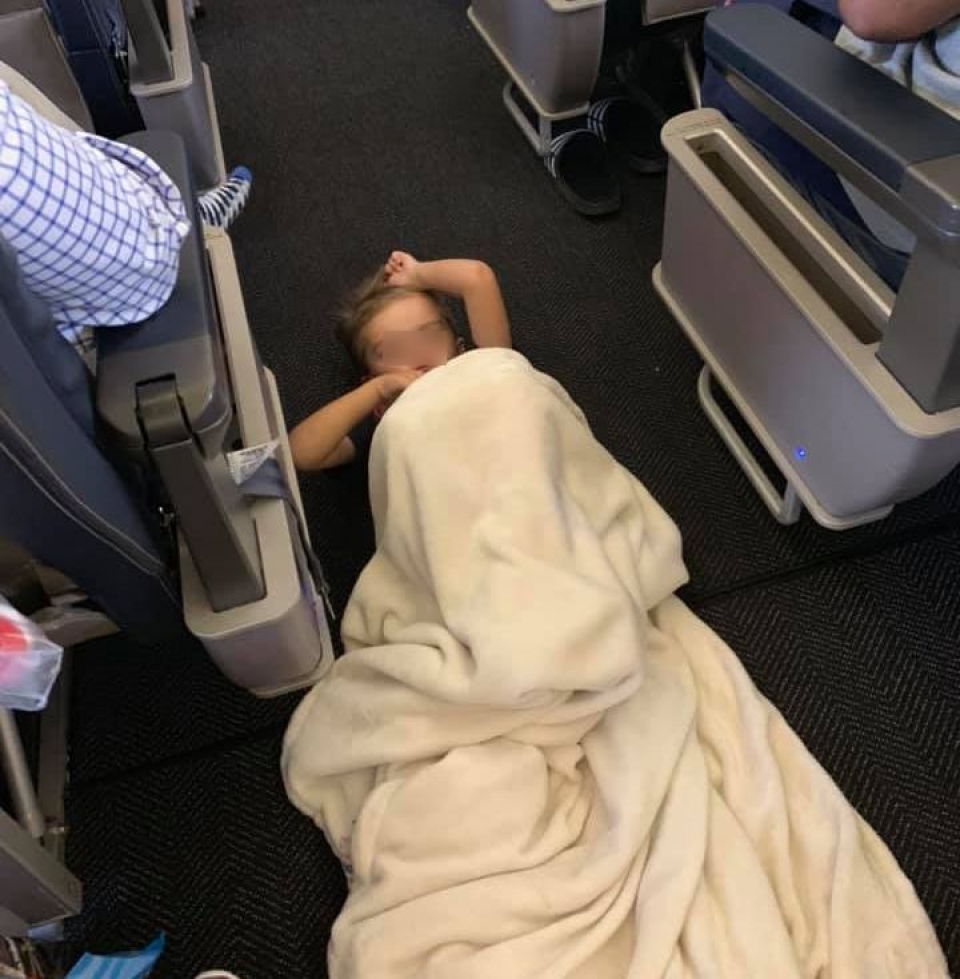 Braysen, pe jos în avion. Foto: Lori Gabriel / Facebook