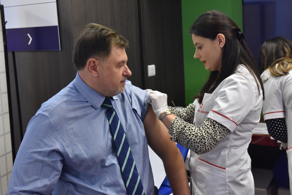 Alexandru Rafila s-a vaccinat antigripal