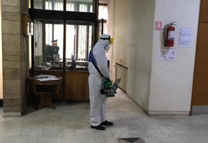 În clădirea Prefecturii Maramureș se face dezinfecție