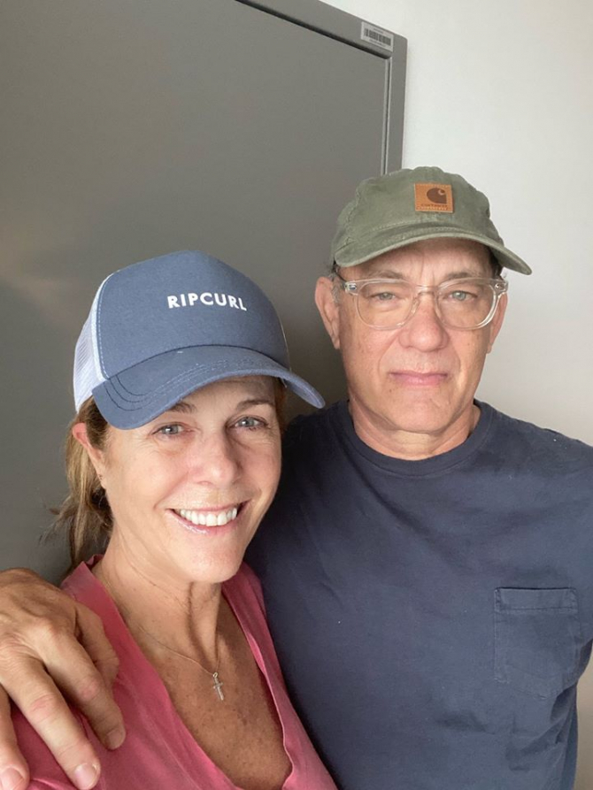  Tom Hanks şi soţia sa, actriţa Rita Wilson, au donat sânge pentru un studiu. Foto Facebook