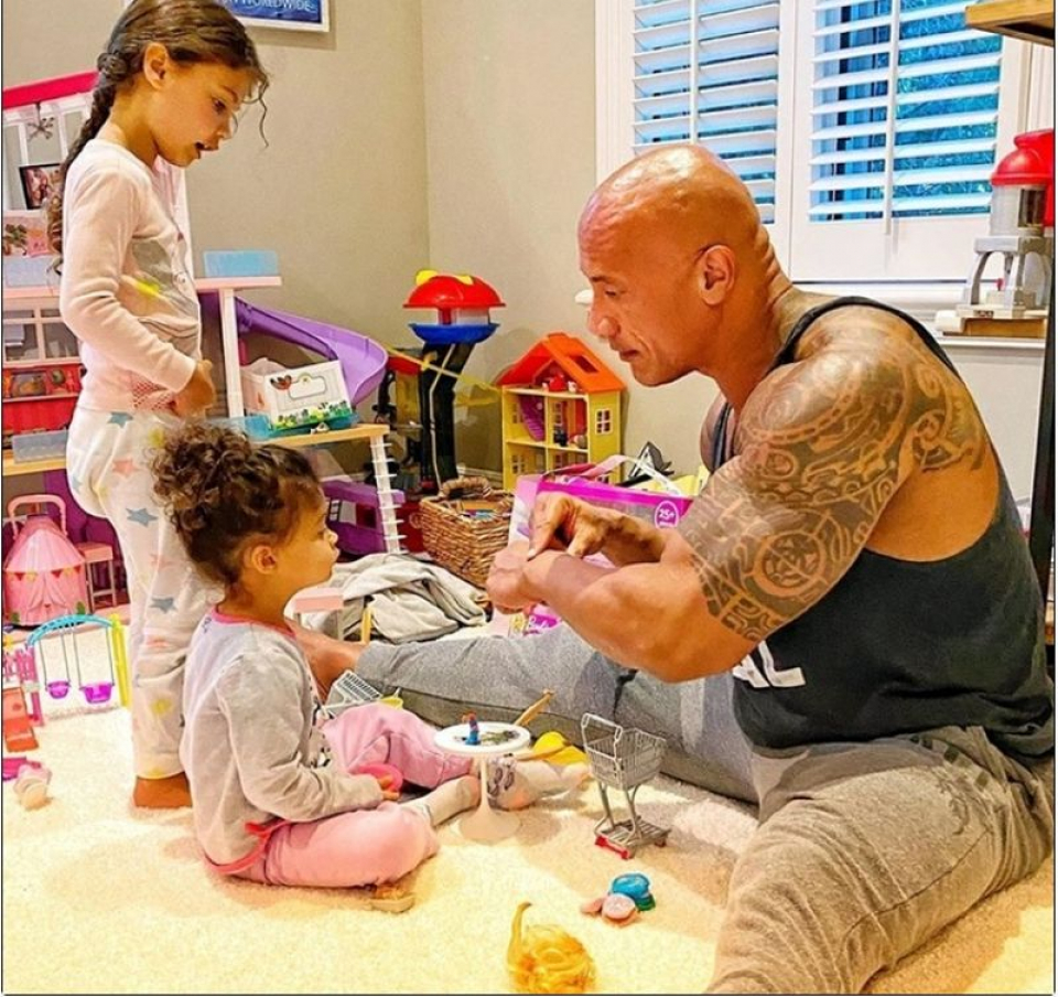 Dwayne „The Rock” Johnson și cele două fiice pe care le are cu soția sa Lauren Hashian. Foto: Instagram / contul personal