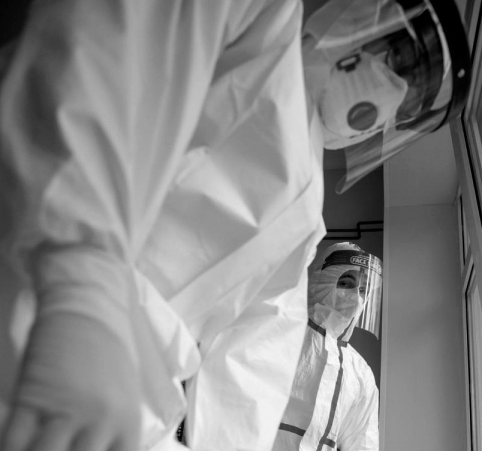 Poză cu caracter informativ. Medici din secțiile de terapie intensivă COVID - 19. Foto. Spitalul Militar Central / Daniel Iancu