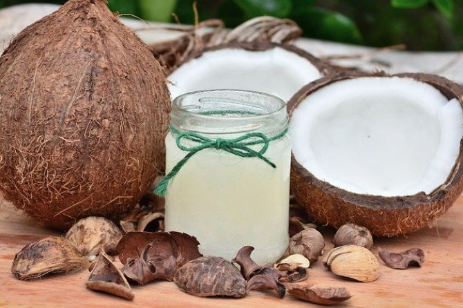 Uleiul de cocos are beneficiile sale  FOTO: Pixabay