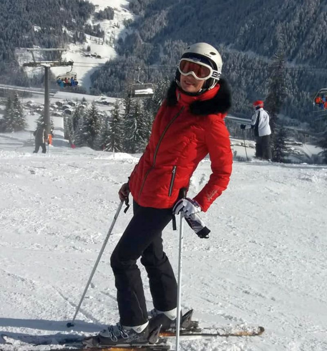 Liliana Oneț, prefectul de Timiș, este pasionată de schi. Foto: Facebook