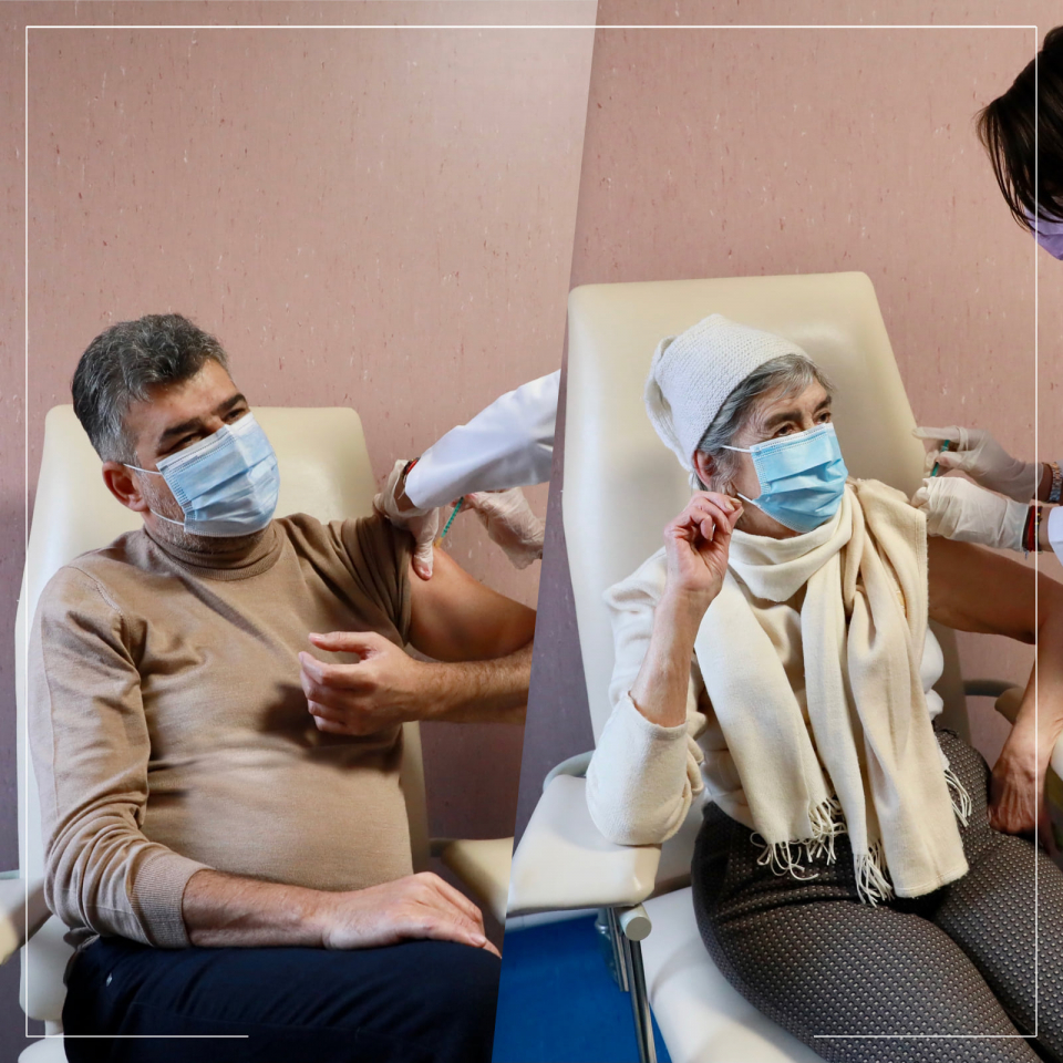 Liderul PSD Marcel Ciolacu s-a vaccinat împotriva COVID, după mama sa  FOTO: Facebook Marcel Ciolacu