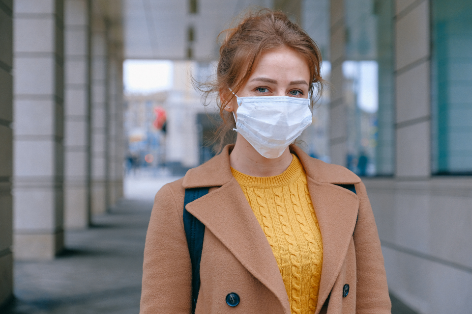 Pandemie, mască     Foto: pexels.com