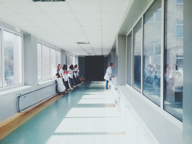 O asistentă și-a întrebat pacienții aflați aproape de moarte ce regretă cel mai mult din viață, FOTO pexels