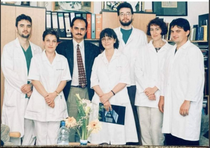 Echipa care a realizat la Timșoara primul transplant de  măduvă. Foto: Asociatia pentru Spitalul de Copii "Louis Turcanu" Timisoara / Facebook