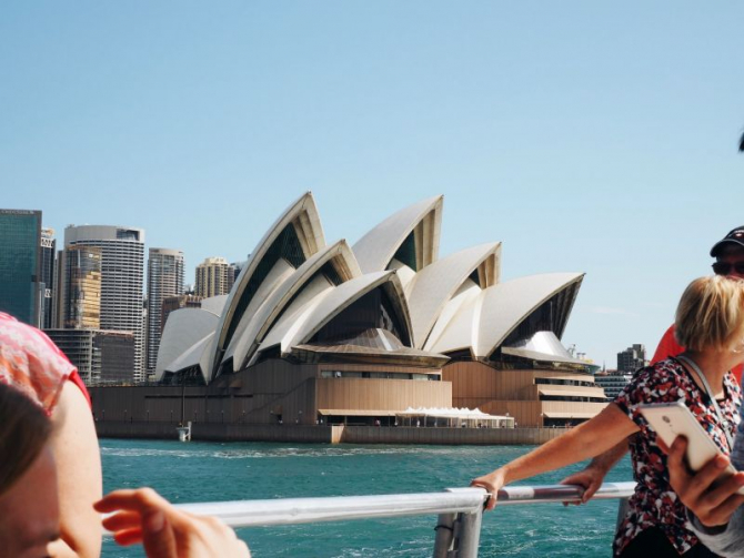 Sydney intra în carantină din cauza variantei Delta de COVID. Foto: Caroline Voelker / Unsplash