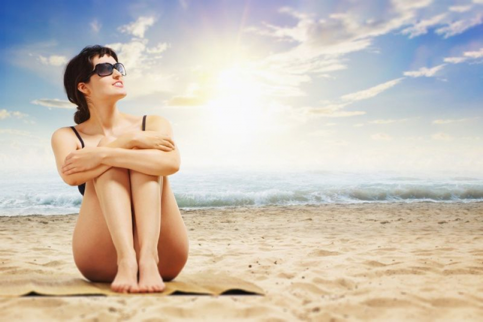Dacă stai la soare și 15 minute organismul produce suficientă vitamina D cât pentru toată ziua. Foto: Pixabay