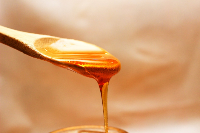 mierea de albine pentru colon
