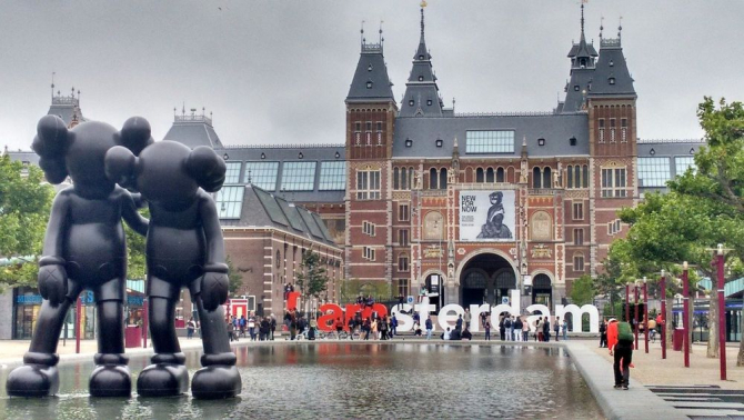 Studenții care învață în universitățile din Amsterdam și celelalte orașe din  Olanda, vor merge la cursuri. Foto: Pixabay