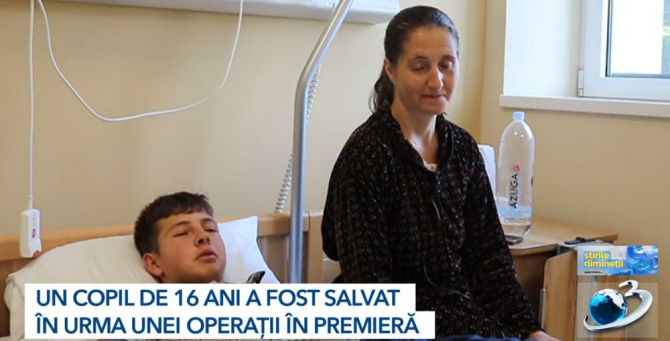 Adolescentul care a primit grefa pulmonară are doar 16 ani. Foto: Print screen Antena3