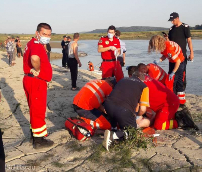 Cinci adolescenți s-au înecat astăzi în râul Siret, iar medicii nu au mai reușit să-i resusciteze. Foto: ISU Bacău