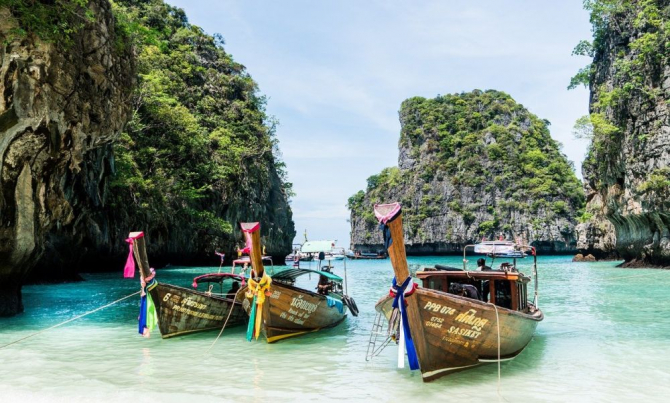 Turiștii care se duc în Thailanda nu au voie să folosească anumite creme de protecție. Foto: Pixabay