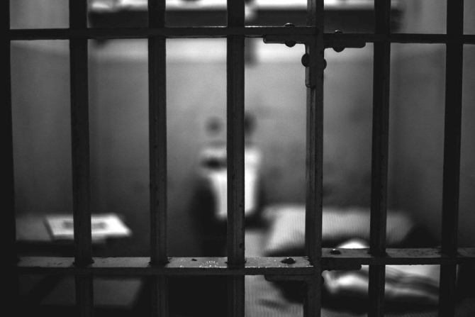 Bărbat condamnat la închisoare. Foto: Pixabay