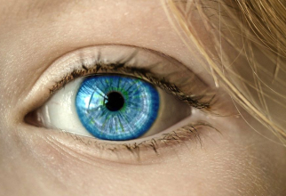 Boli la care sunt predispuse persoanele cu ochi albastri. Foto: Pixabay