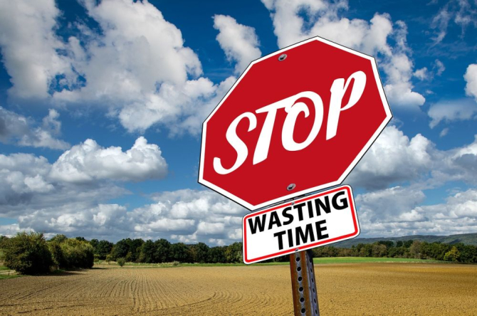 Tergiversarea lucrurilor este hoțul timpului. Foto: Pixabay