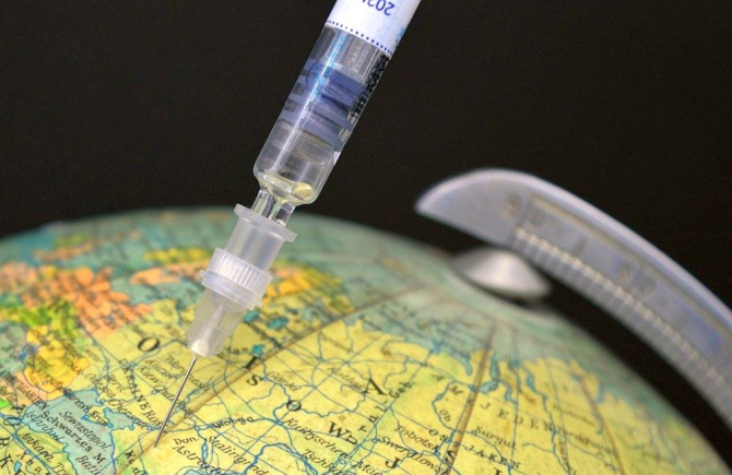 În 2022 am putea avea o criză globală de seringi pentru vaccinurile COVID-19. Foto: Pixabay