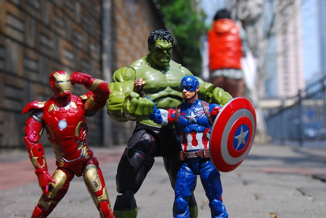 O parte dintre eroii Marvel - sub formă de jucării  FOTO: pixabay