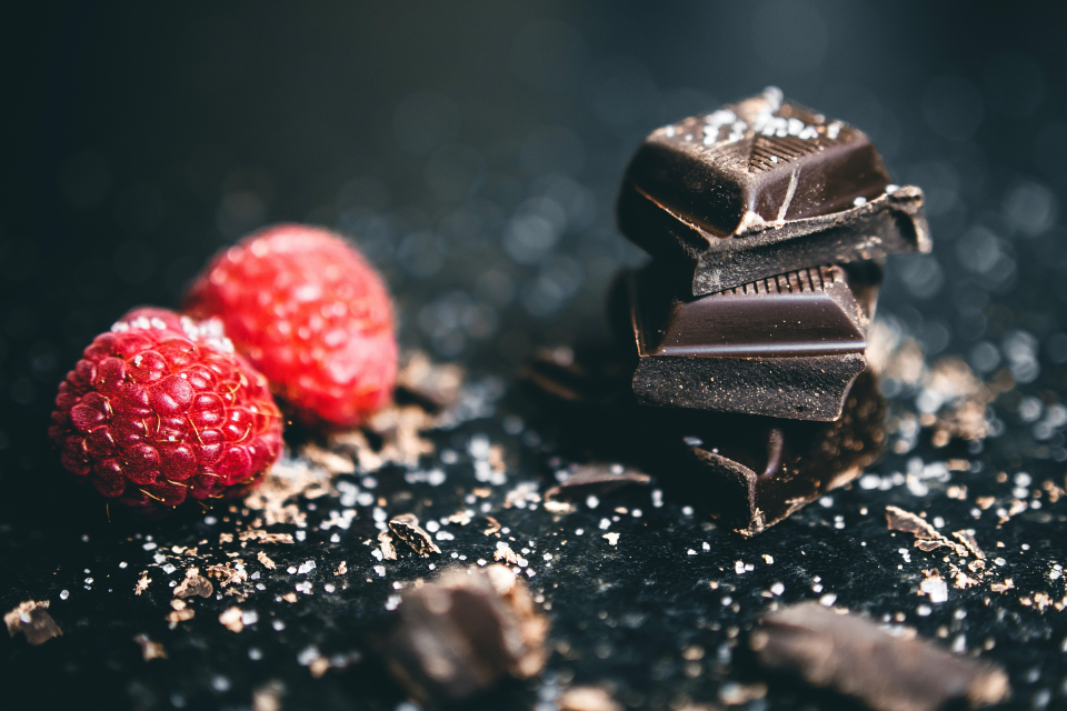 Ciocolata neagră, beneficii și proprietăți Foto: Pexels @Lisa Fotios