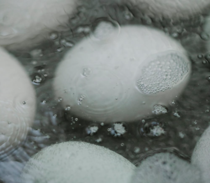 De ce sa pui ouale intr-un borcan cu apa sarata - Foto: Pexels @Klaus Nielsen
