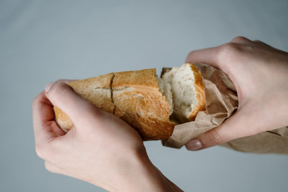 De ce este periculoasa coaja de paine / Foto: Pexels @cottonbro
