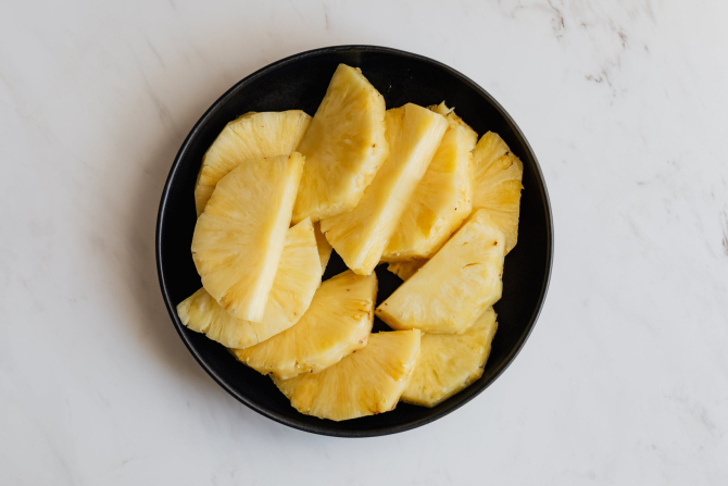 7 motive pentru a consuma mai mult ananas. FOTO Pexels @ Karolina Grabowska