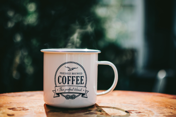 Cafeaua reincalzita devine amara – FOTO: Pexels@Lisa_Fotios