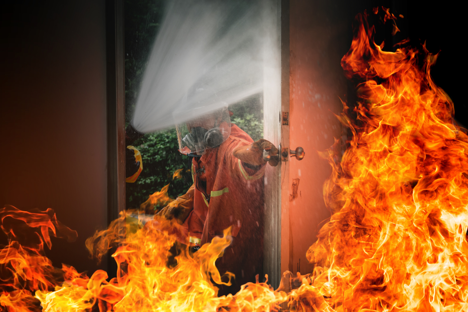 Ce sa faci in caz de incendiu - Foto: Freepick @partystock