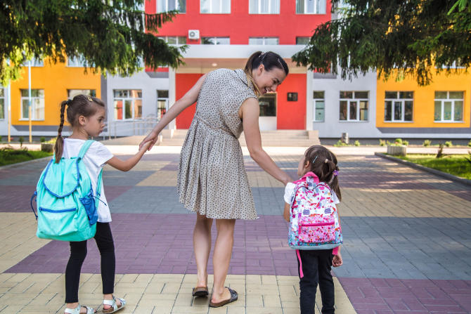 Cum îți pregătești emoțional copilul pentru prima zi de școală - 
 FOTO: Freepik @pvproductions