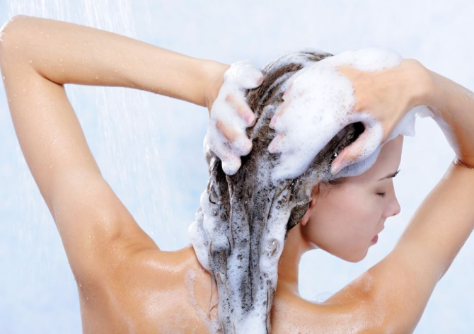 Renunță la șampon și folosește produse naturale din cămară. Foto: Freepick @ valuavitaly