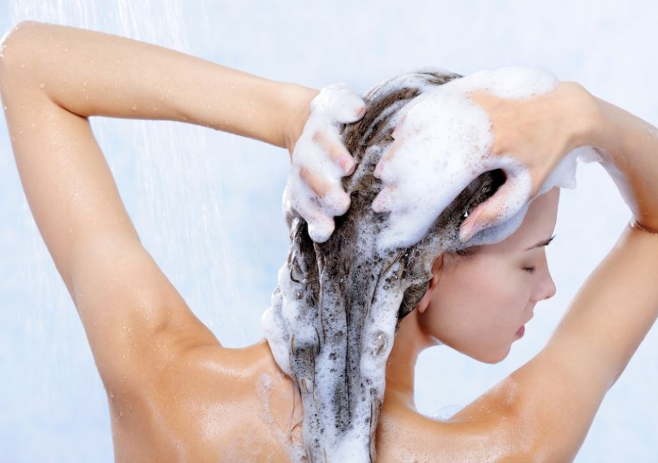 Renunță la șampon și folosește produse naturale din cămară. Foto: Freepick @ valuavitaly