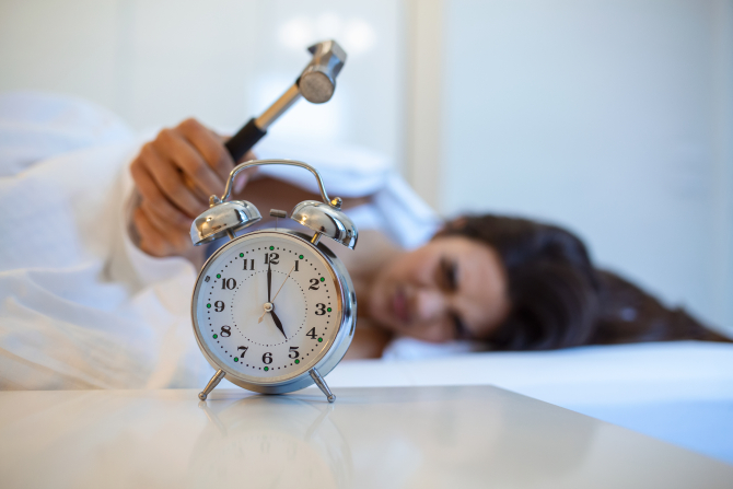 6 motive pentru care te simti obosit cand te trezesti - FOTO: Freepik@stefamerpik