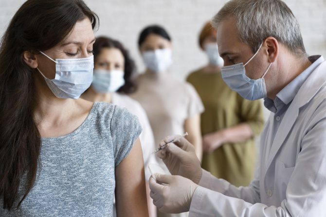 Vaccinarea anti-HPV - Foto: Freepick