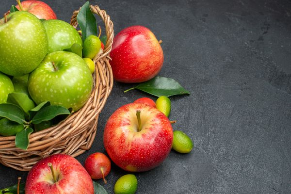 9 beneficii ale merelor. FOTO: Freepik @KamranAydinov