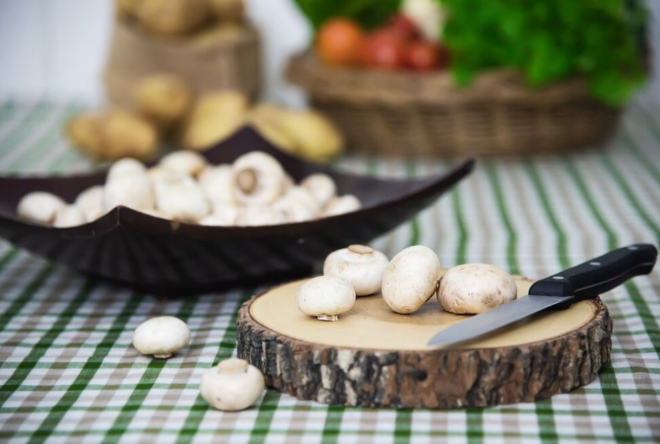 Ciupercile champignon te protejează împotriva tumorilor și previn ridurile. Foto: Freepick @jcomp