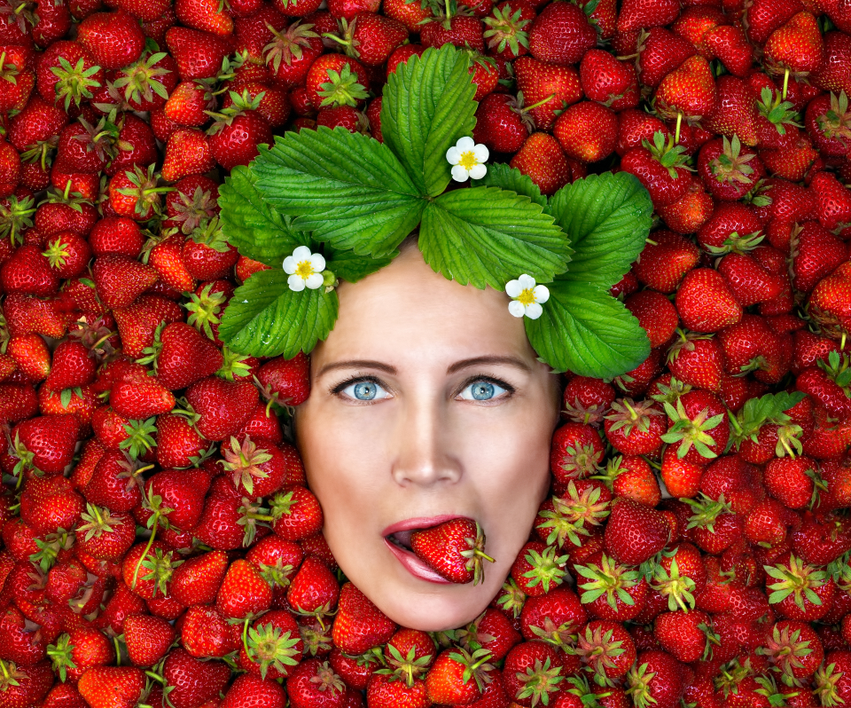 De ce să iți pui căpșuni pe față - Foto: Freepick